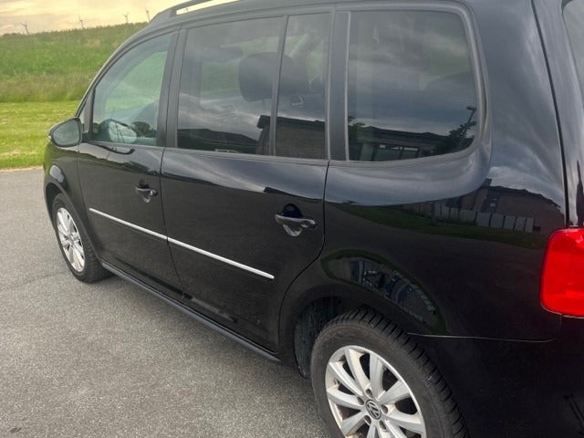 VW Touran 2,0 TDi 140 Comfortline DSG BMT 7prs 5d