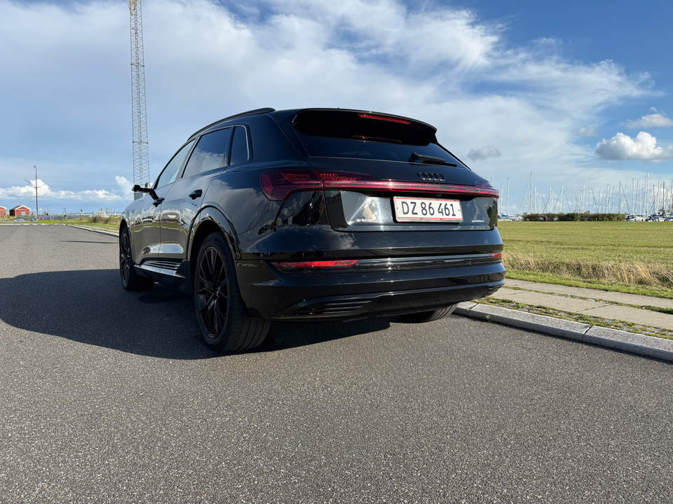 Audi e-tron 55 S-line quattro 5d