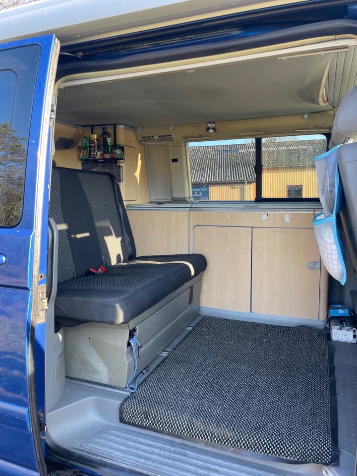 VW California 2,5 TDi 174 Comfortline 4d