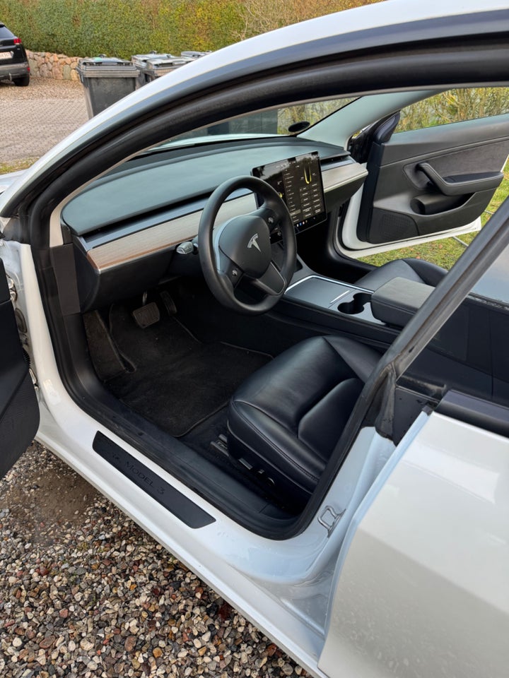 Tesla Model 3 Standard Range+ RWD 4d