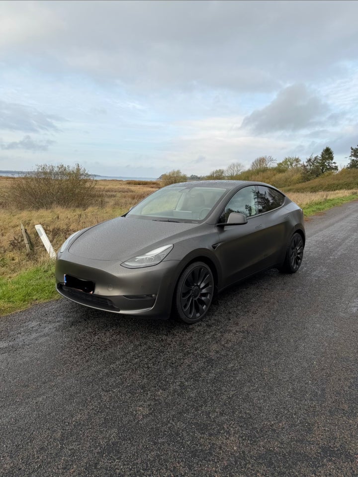 Tesla Model Y Performance AWD 5d