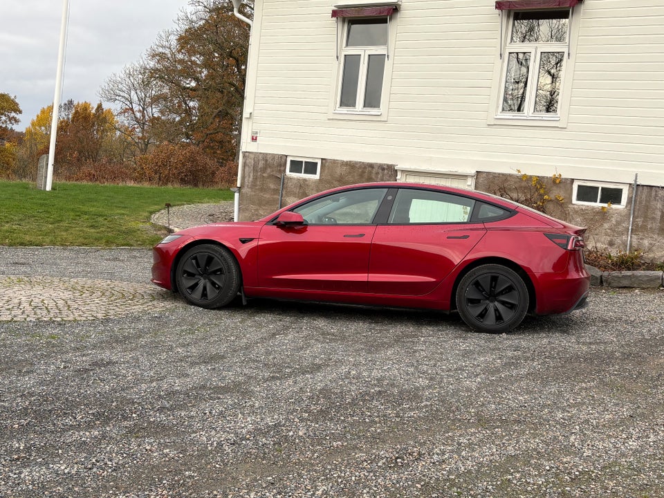 Tesla Model 3 RWD 4d