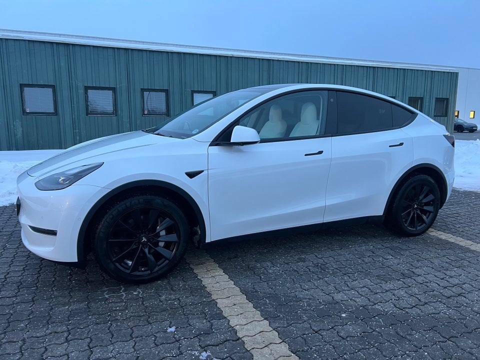 Tesla Model Y Long Range AWD 5d