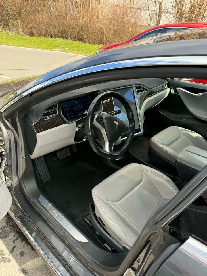 Tesla Model S 90D 5d