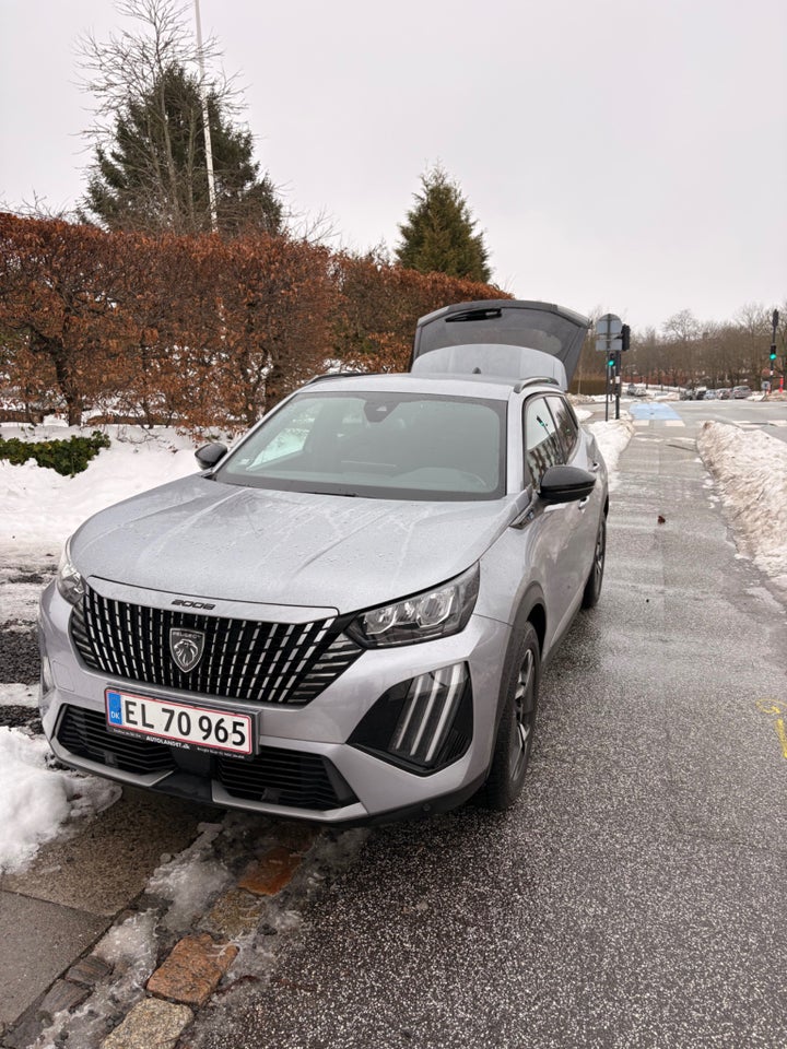 Peugeot e-2008 54 Allure 5d