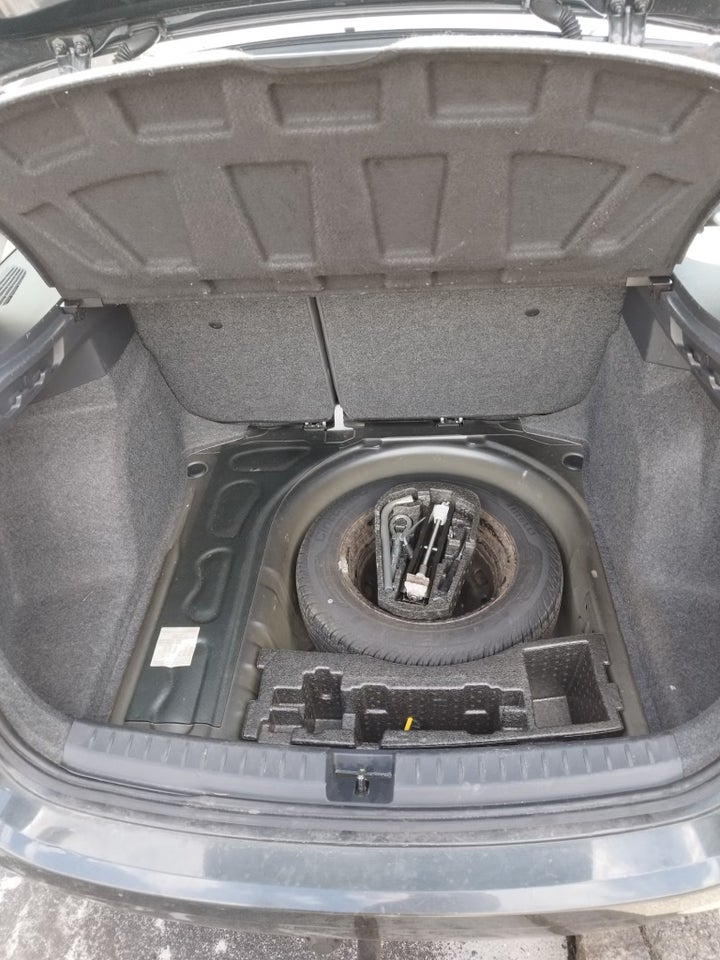 Seat Ibiza 1,4 16V Reference ST 5d