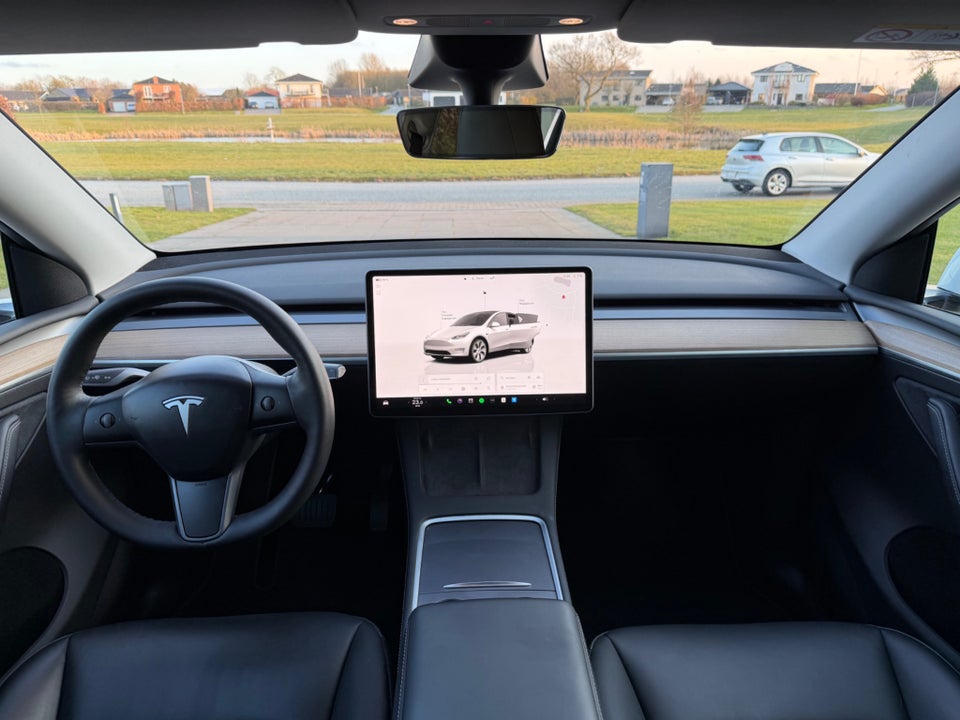 Tesla Model Y Long Range AWD 5d