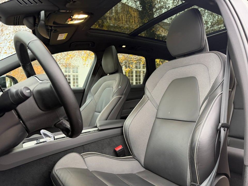 Volvo XC60 2,0 T6 ReCharge Black Edition aut. AWD 5d