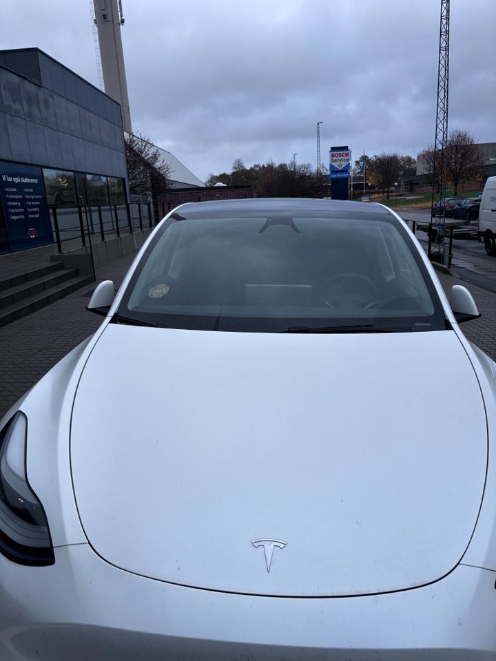 Tesla Model Y Long Range AWD 5d