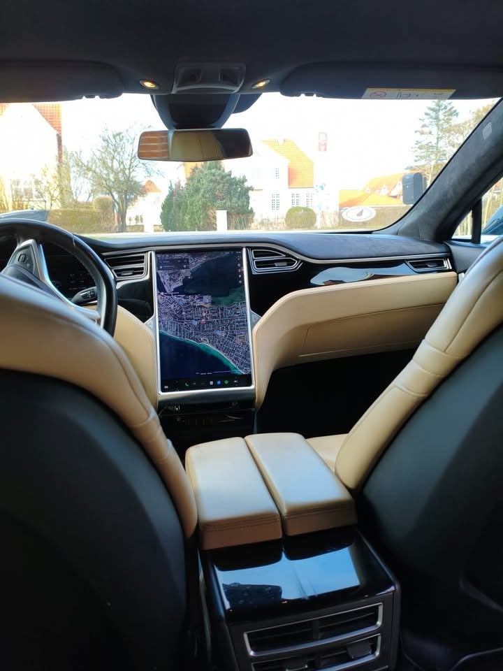 Tesla Model S 85 5d