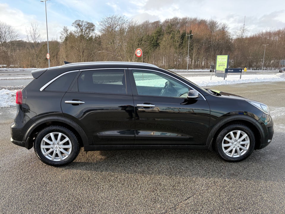 Kia Niro 1,6 HEV Attraction+ DCT 5d