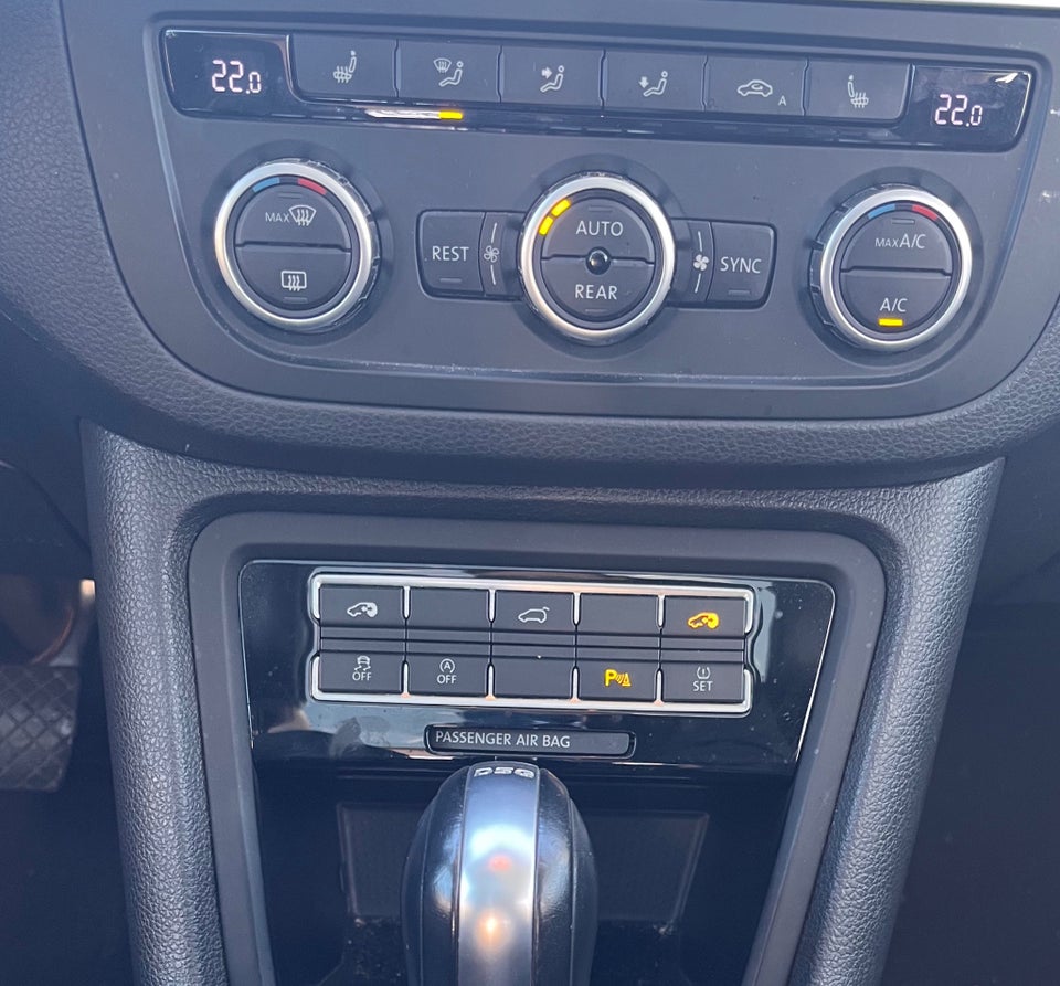 VW Sharan 2,0 TDi 140 Highline DSG BMT 7prs 5d