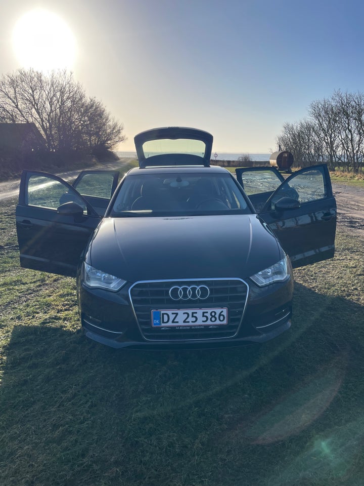 Audi A3 1,6 TDi Attraction Sportback 5d