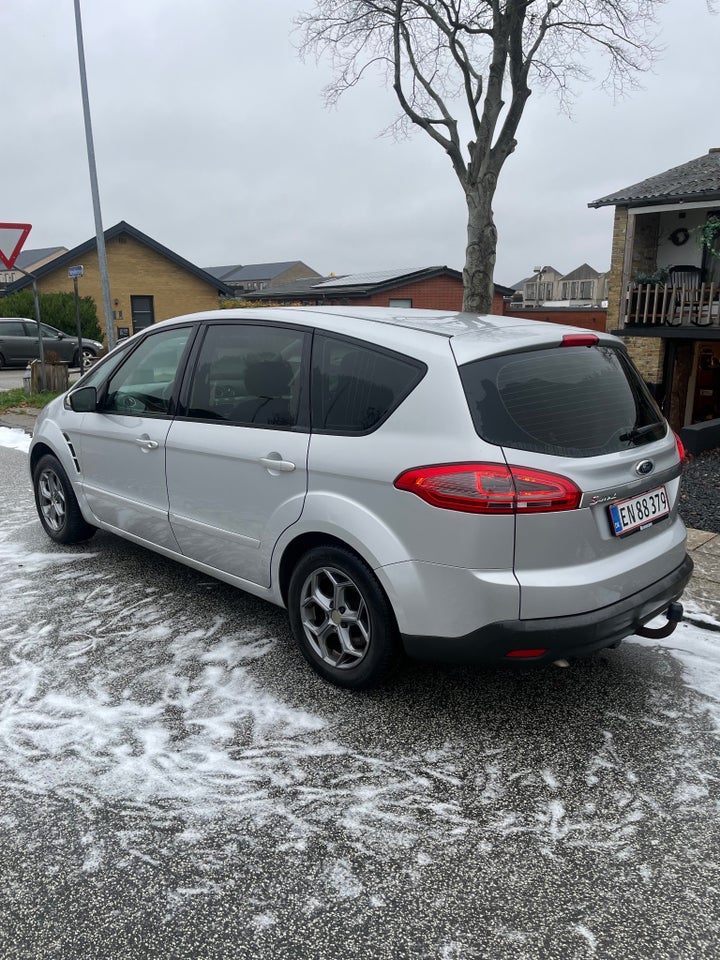 Ford S-MAX 2,0 TDCi 140 Titanium 7prs 5d