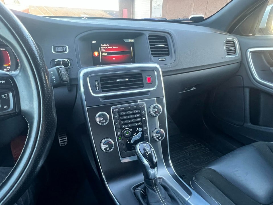 Volvo V60 2,0 D4 190 R-Design aut. 5d