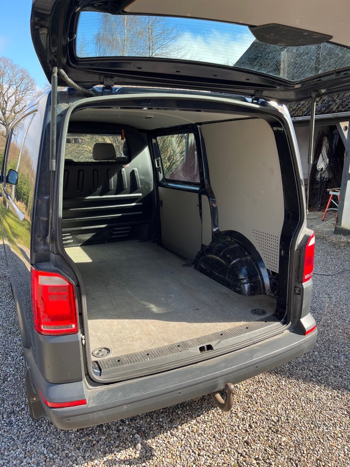 VW Transporter 2,0 TDi 150 Kassevogn DSG kort