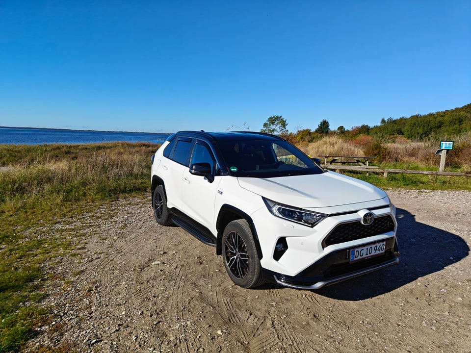 Toyota RAV4 2,5 Plug-in Hybrid H3 Business Comfort AWD-i 5d