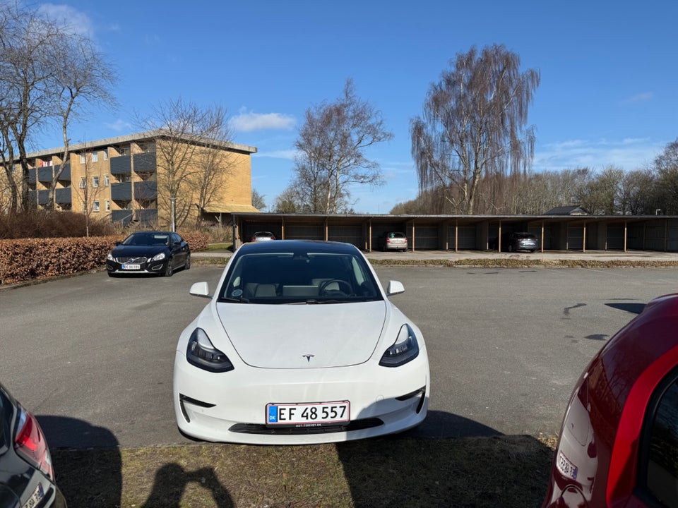 Tesla Model 3 Standard Range+ RWD 4d
