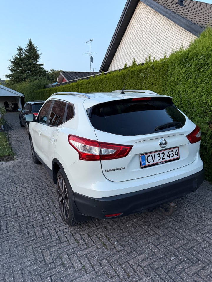 Nissan Qashqai 1,6 dCi 130 Tekna+ 5d
