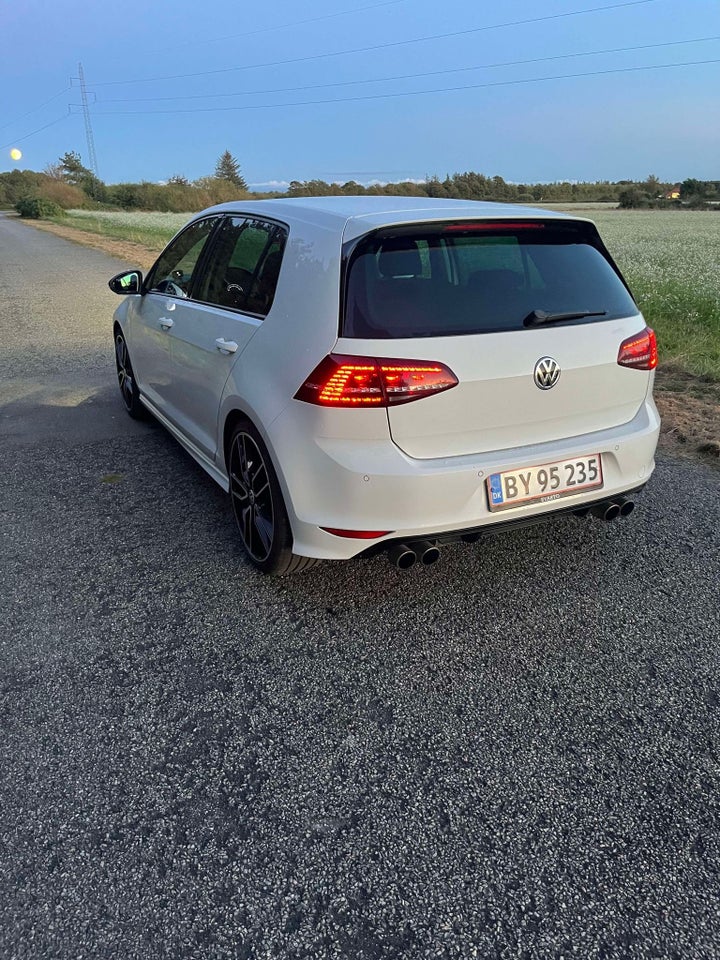 VW Golf VII 1,4 TSi 140 R-line BMT 5d