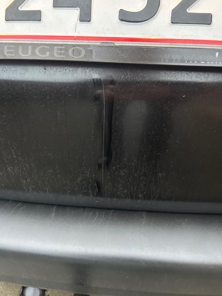 Peugeot 2008 1,2 VTi 82 Active Sky 5d