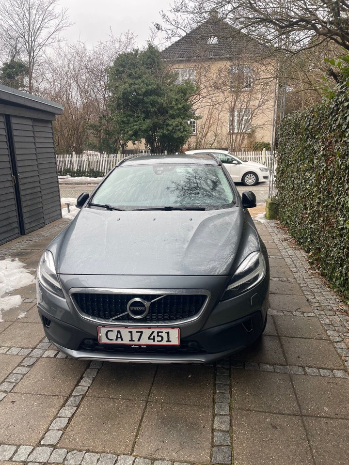 Volvo V40 CC 2,0 D3 150 Momentum aut. 5d
