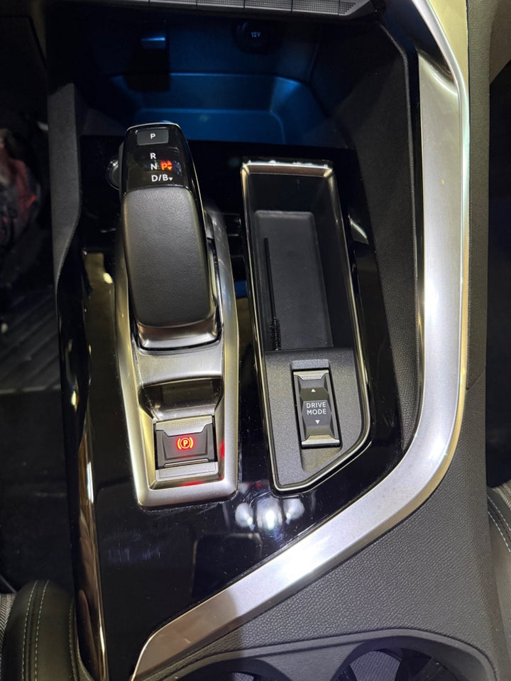 Peugeot 3008 1,6 Hybrid Selection EAT8 5d