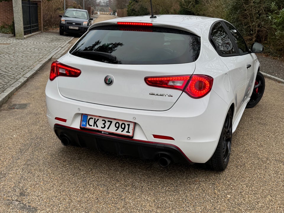 Alfa Romeo Giulietta 1,75 TBi Veloce TCT 5d