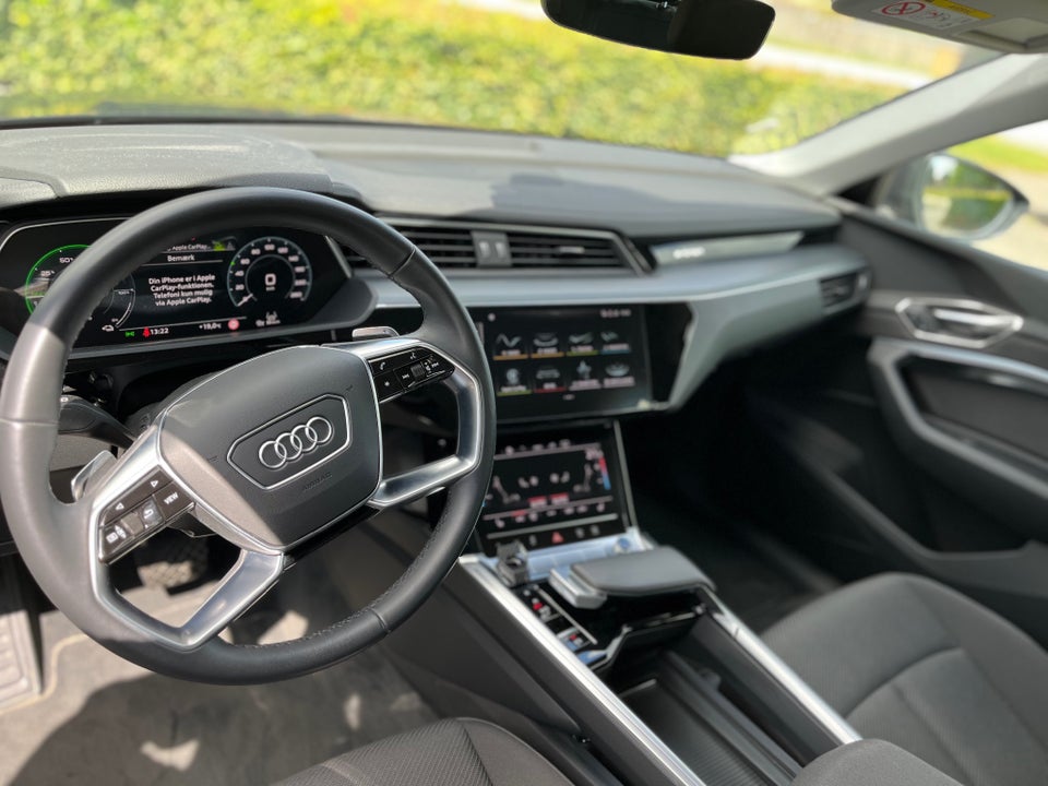 Audi Q8 e-tron 50 Prestige quattro 5d