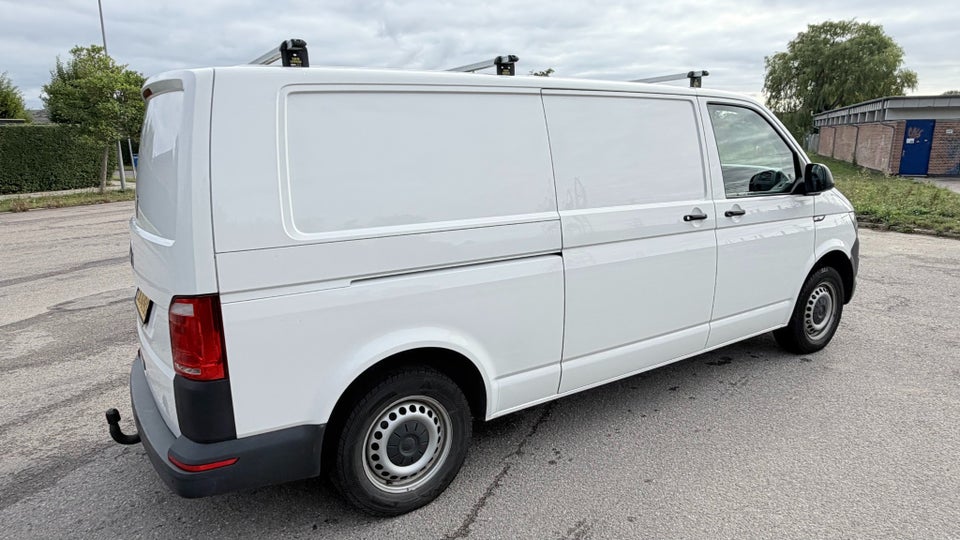 VW Transporter 2,0 TDi 102 Kassevogn lang