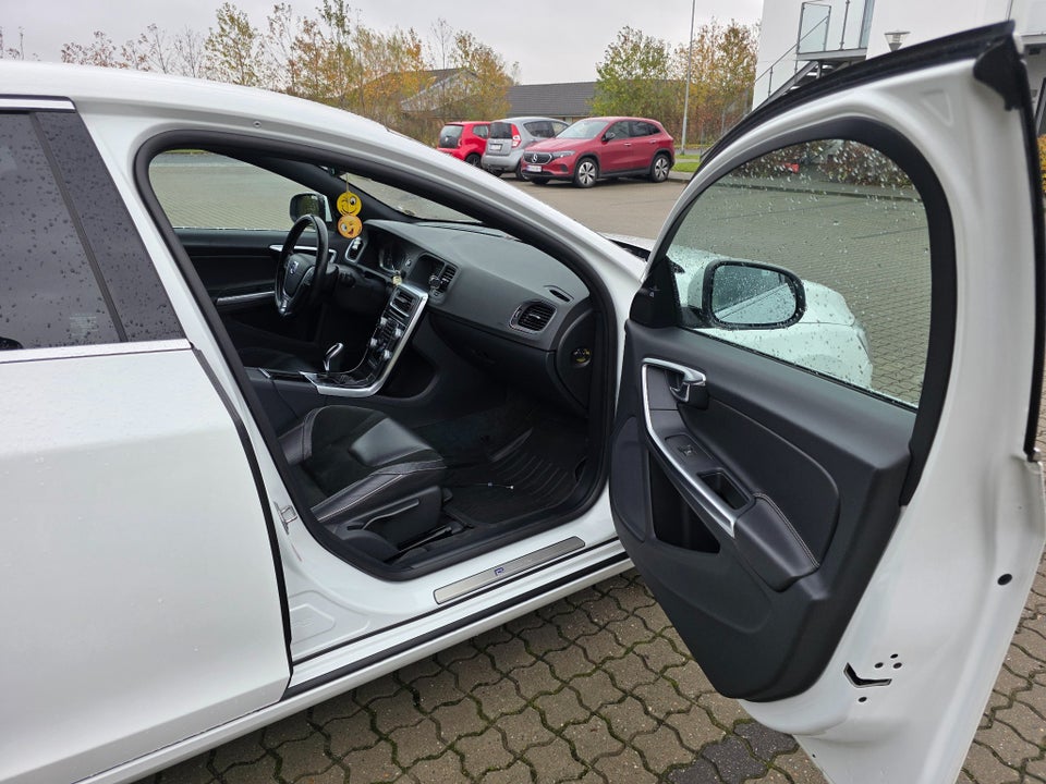 Volvo S60 2,0 D4 190 R-Design aut. 4d