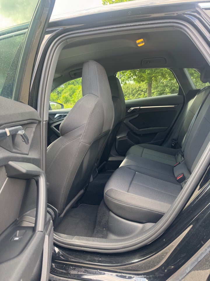 Audi A3 35 TDi S-line Sportback S-tr. 5d