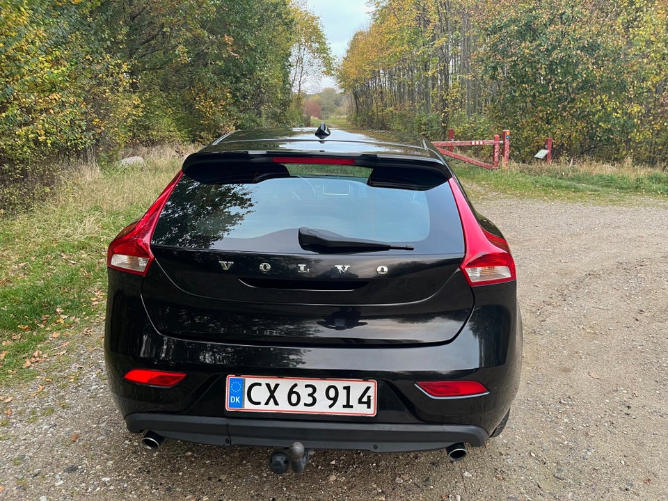 Volvo V40 2,0 D3 150 Momentum 5d