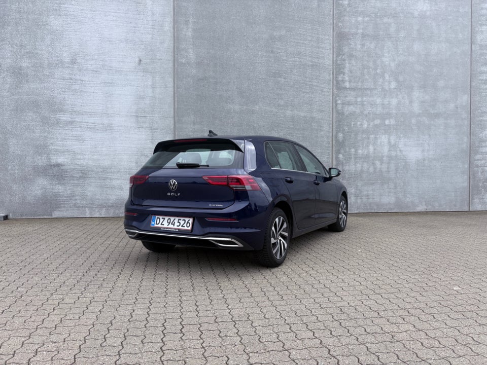 VW Golf VIII 1,4 eHybrid DSG 5d