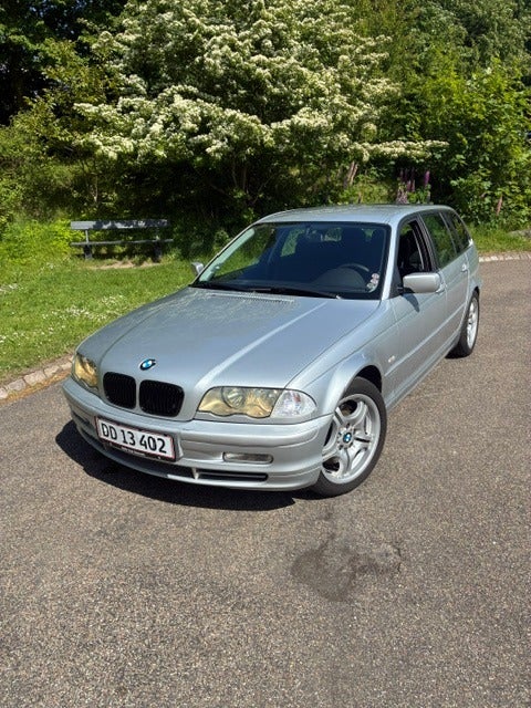 BMW 330i 3,0 Touring 5d