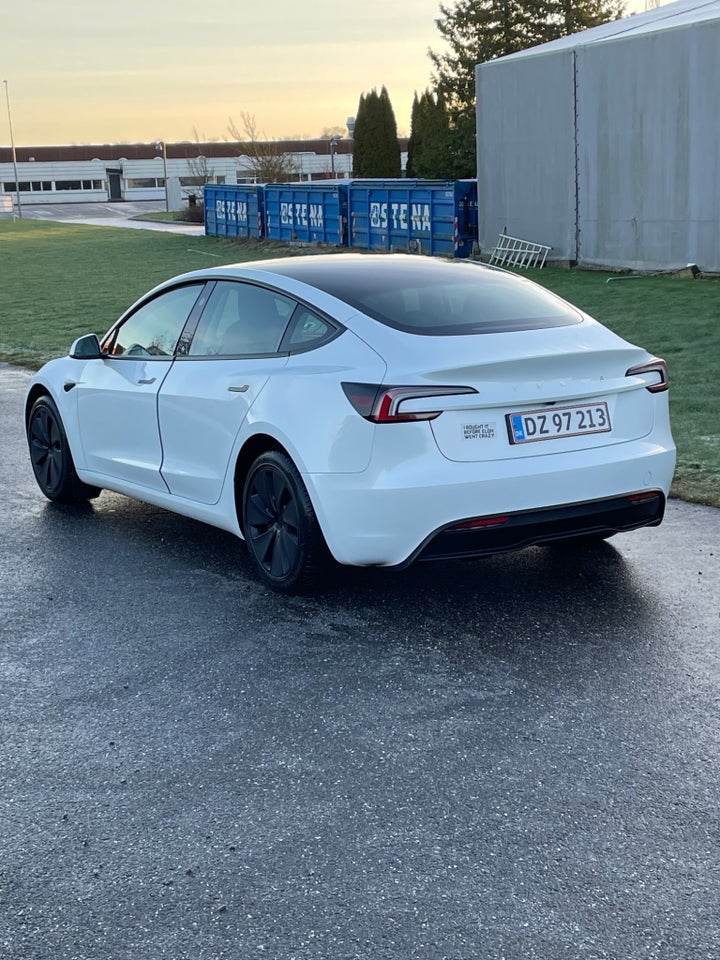 Tesla Model 3 RWD 4d