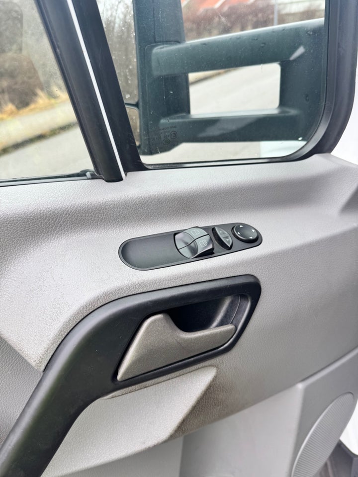 Mercedes Sprinter 516 2,2 CDi R2 Chassis aut. 2d