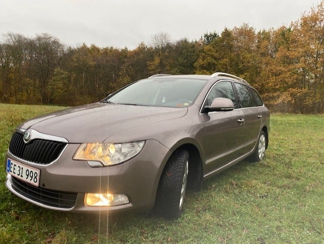 Skoda Superb 1,4 TSi 125 Elegance Combi 5d