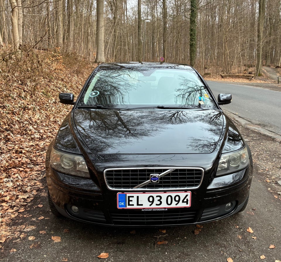 Volvo S40 1,6  4d