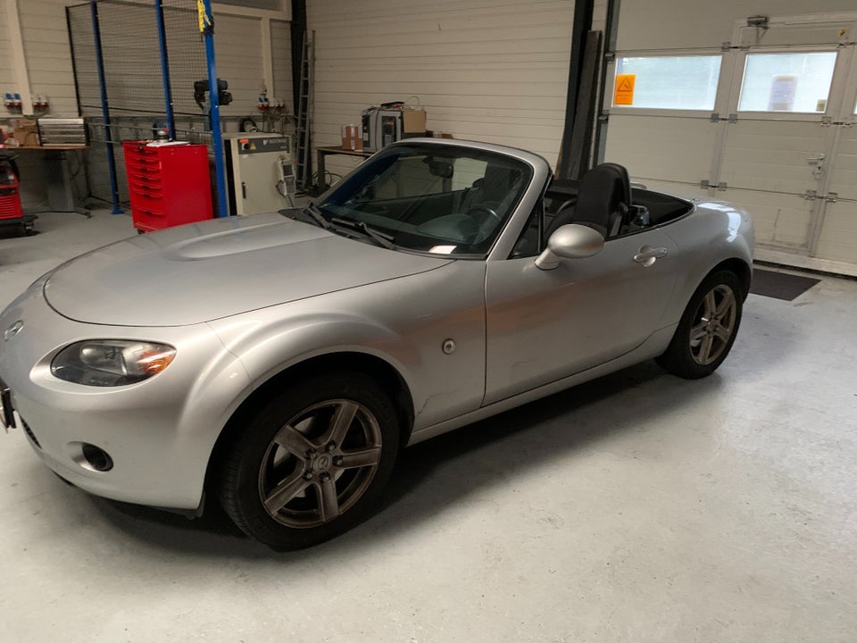 Mazda MX-5 1,8 Roadster Coupé 2d