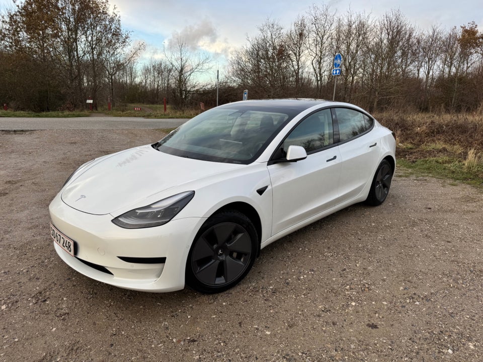 Tesla Model 3 Standard Range+ RWD 4d