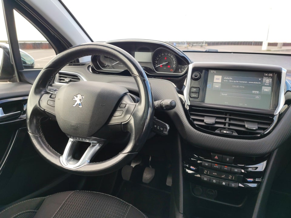 Peugeot 208 1,6 BlueHDi 100 Desire Sky 5d