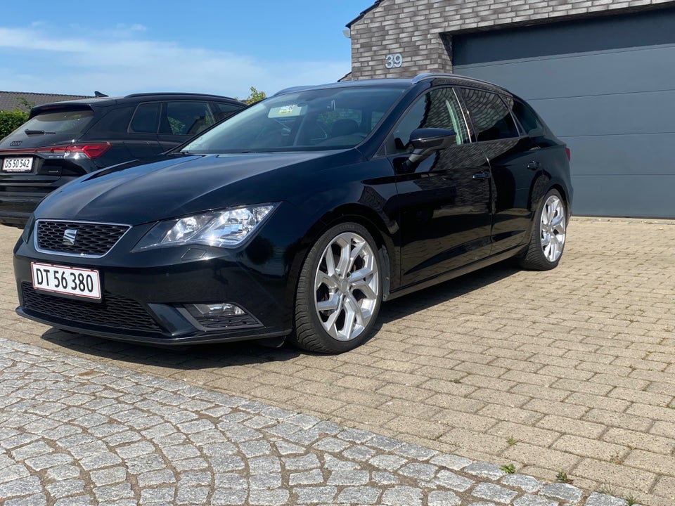 Seat Leon 1,6 TDi 110 Style ST DSG 5d