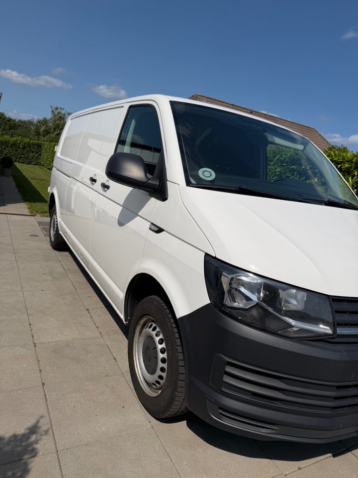 VW Transporter 2,0 TDi 140 Kassevogn DSG lang