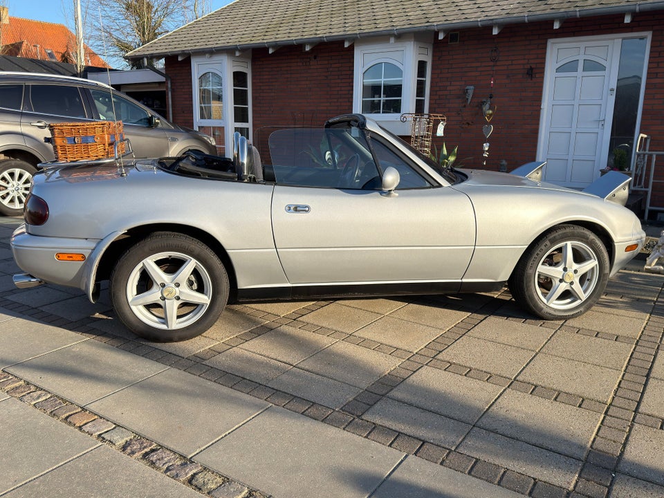 Mazda MX-5 1,6  2d