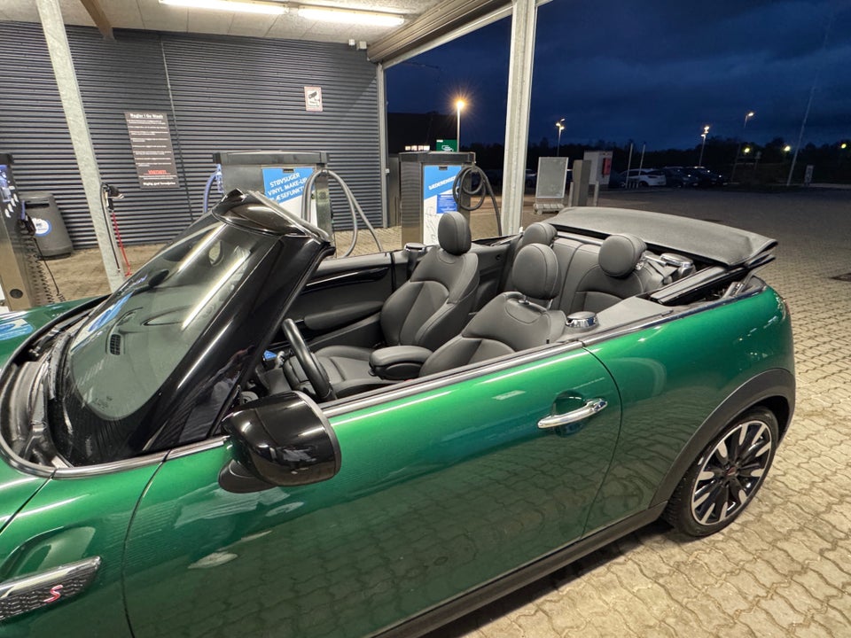 MINI Cooper S 2,0 Essential Cabriolet aut. 2d