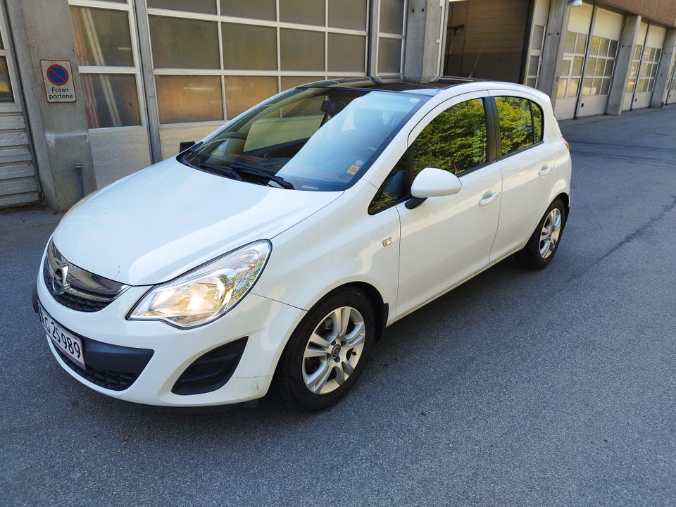 Opel Corsa 1,2 16V Cosmo aut. 5d