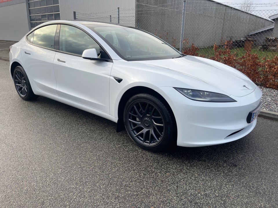 Tesla Model 3 RWD 4d