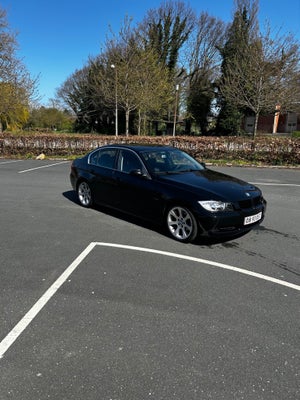 BMW 320i 2,0  4d