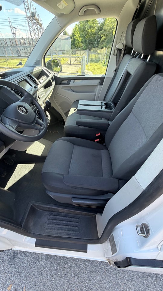 VW Transporter 2,0 TDi 102 Kassevogn lang